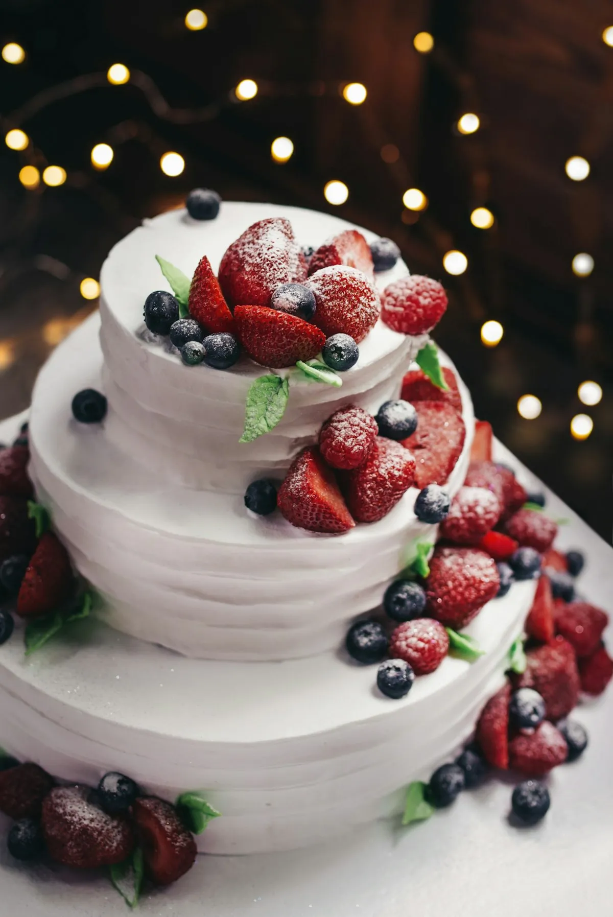 Pastel de vainilla y frutos rojos